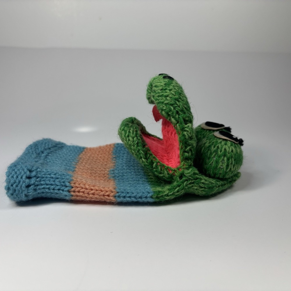 Vintage 1978 Russ Berrie and Co. Knit Hand Puppets Green Snake - Picture 3 of 8
